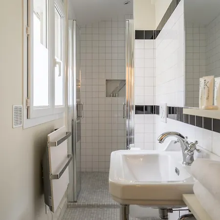 Elegant And Modern Parisian Charm Appartamento *